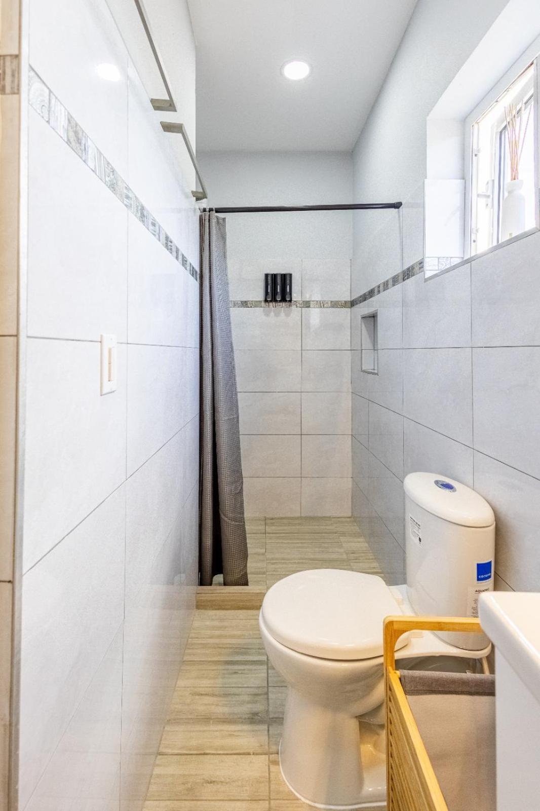 Av Curacao - Centrally Located Spacious Apartment Willemstad Bagian luar foto