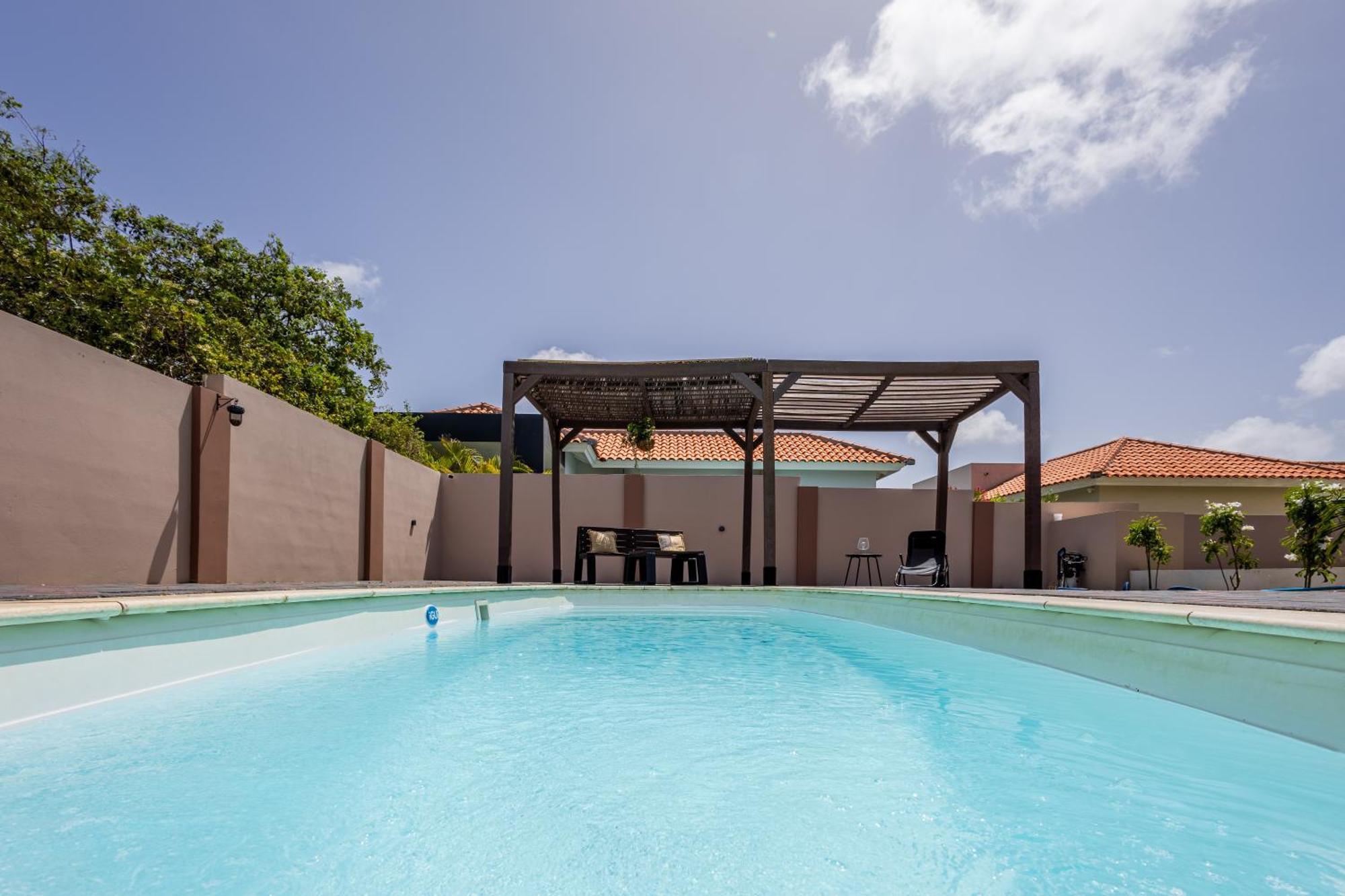 Av Curacao - Centrally Located Spacious Apartment Willemstad Bagian luar foto