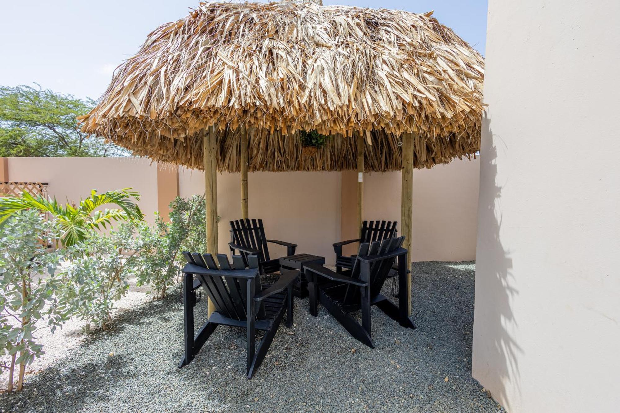 Av Curacao - Centrally Located Spacious Apartment Willemstad Bagian luar foto