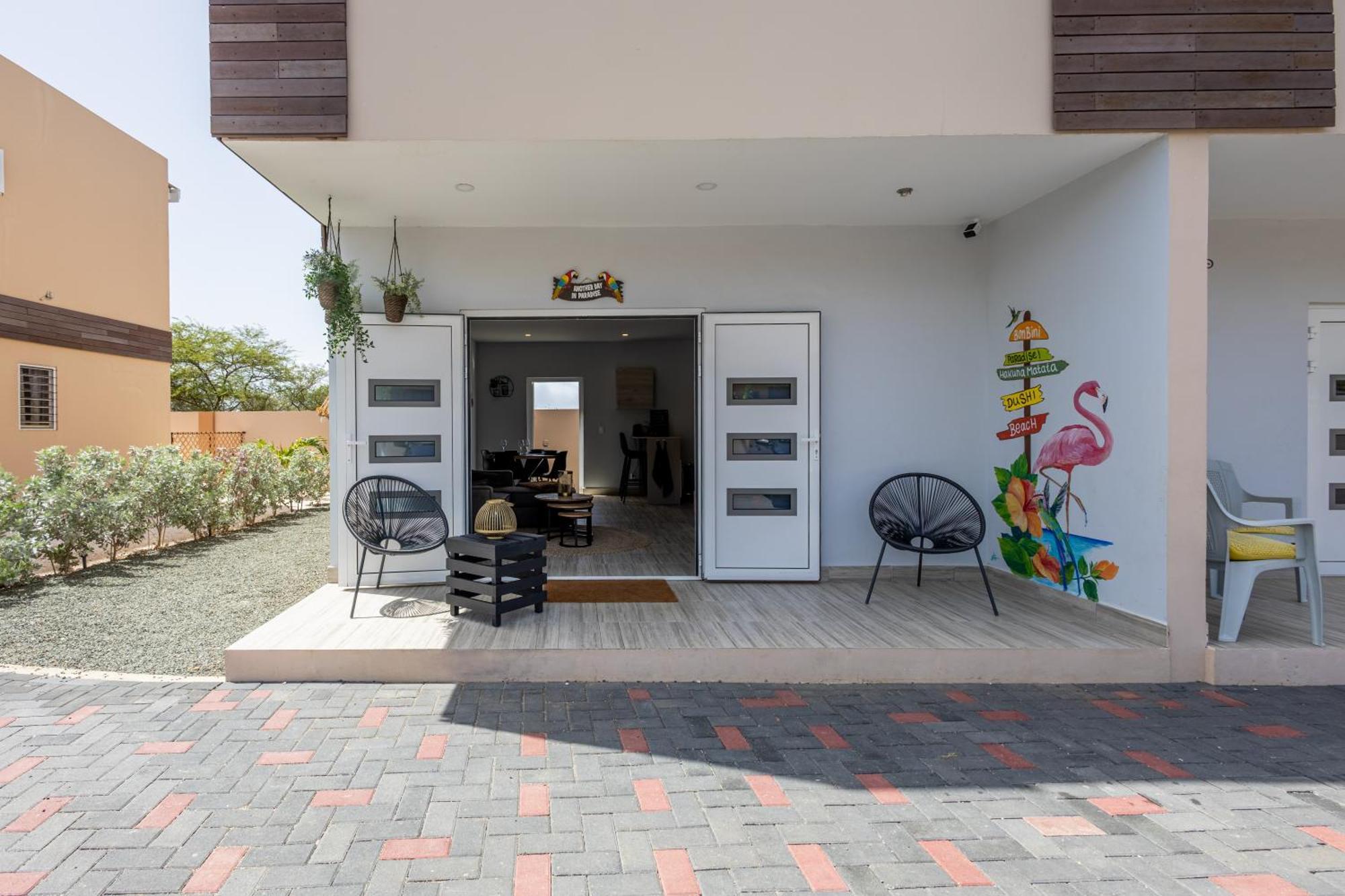 Av Curacao - Centrally Located Spacious Apartment Willemstad Bagian luar foto
